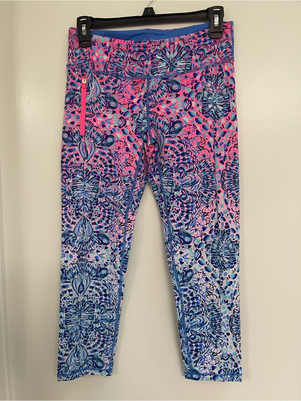 Lilly Pulitzer Weekender leggings midi Call my shell phone Sz Medium NWT